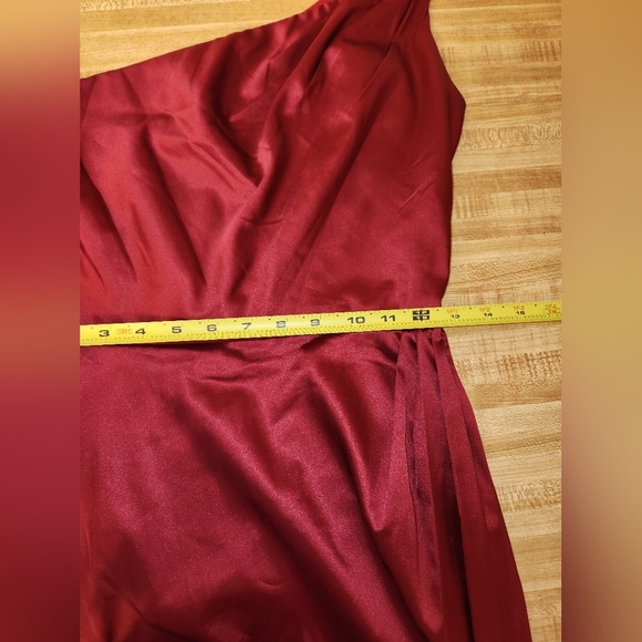 NWT IEENA for MAC DUGGAL One Shoulder Dress, color Dark Red, size 2 - Picture 12 of 13